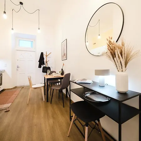 Prague Days - Sunlit 1Bdr Apartments - Netflix - Central Yet Quiet - New Town Exterior photo