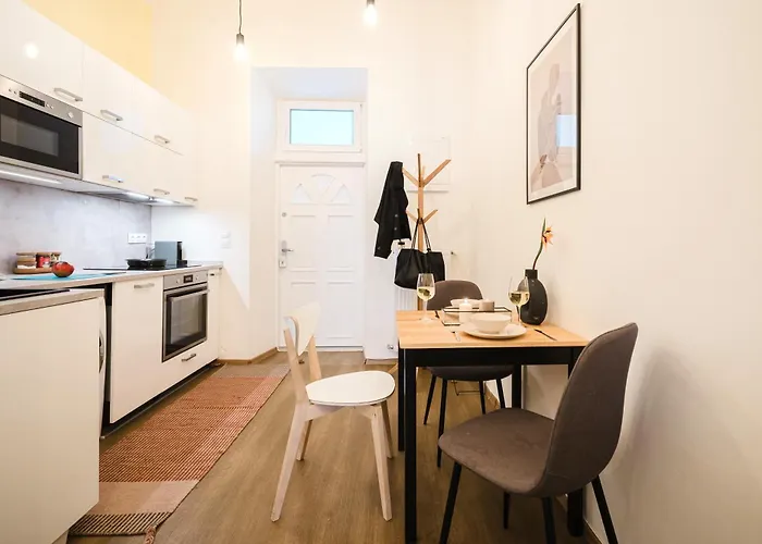 Prague Days - Sunlit 1Bdr Apartments - Netflix - Central Yet Quiet - New Town